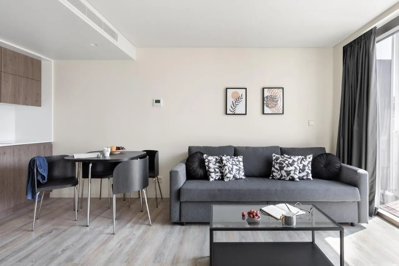 Joivy Luxurious Studios With River View Near Time Out Market Lisbon Portugal